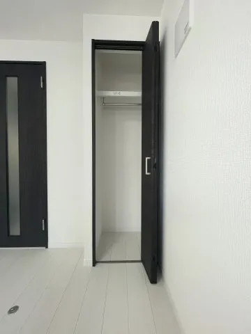 Frasia Uguisudani - Interior - ["Wall", "Flooring", "Wood"]