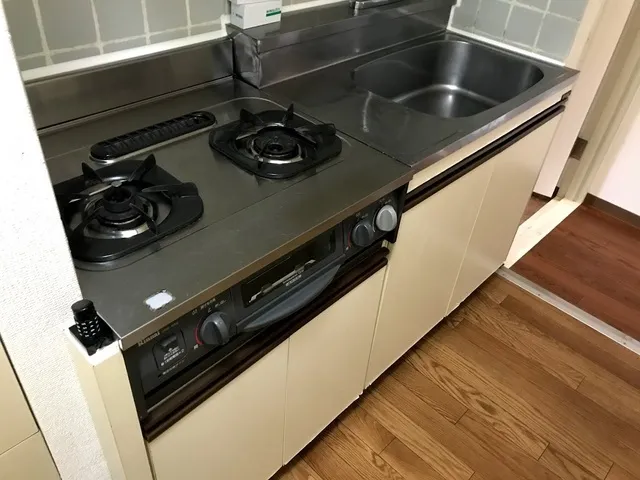 Autumn In New York - Interior - ["Major appliance", "Kitchen stove", "Kitchen Appliance"]