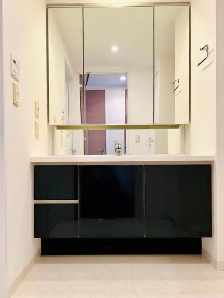 Brillia Ist Sangenjaya Blossom Terrace - Interior - ["Cabinetry", "Rectangle", "Countertop"]