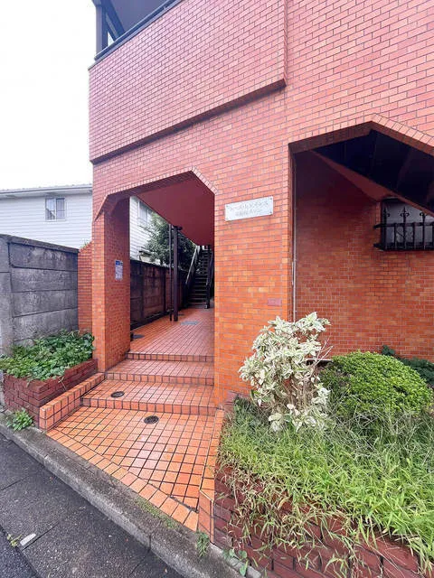 Seeds Residence Eifukucho Maison - Exterior - ["Plant", "Daytime", "Property"]