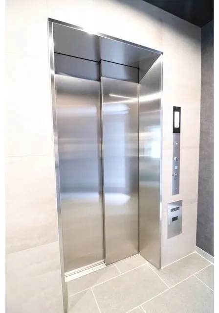 Comforia Nippori - Other - ["Elevator", "Glass", "Grey"]