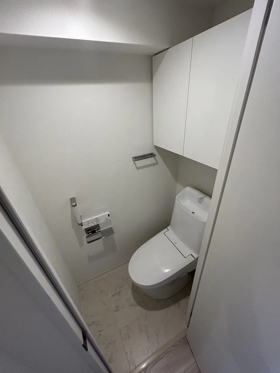 LiveCasa Nishidai - Interior - ["Fixture", "Automotive design", "Floor"]