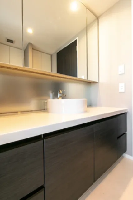 Park Axis Ebisu - Interior - ["Countertop", "Cabinetry", "Furniture"]