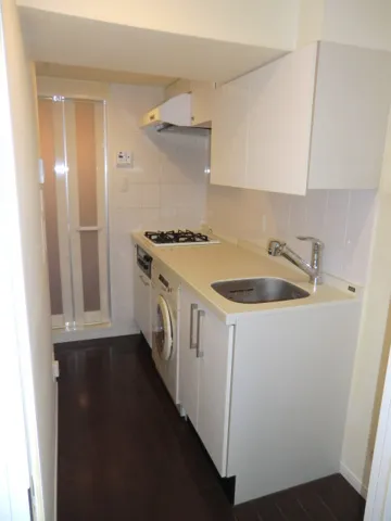 Grand Suite Tokyo Marks - Interior - ["Flooring", "Major appliance", "Floor"]