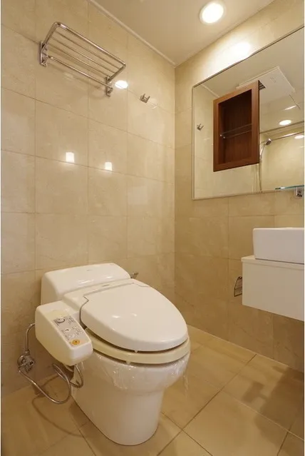 Frontier Residence The Tower Shinagawa - Interior - ["Plumbing fixture", "Building", "Toilet"]