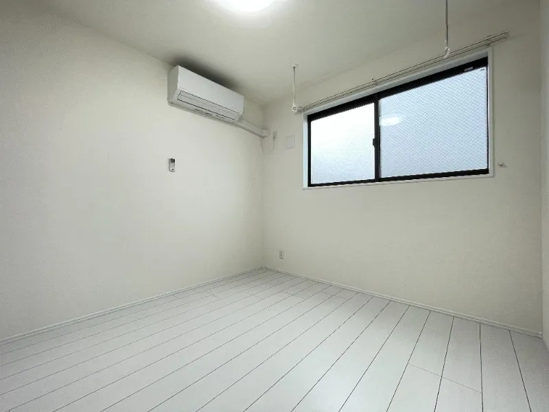 Southern Road Hoya - Interior - ["Flooring", "Floor", "Ceiling"]