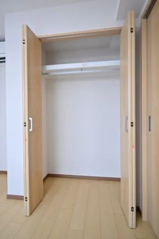 CENTRAL GARDEN RESIDENCE TOKYO - Interior - ["Wood", "Flooring", "Floor"]