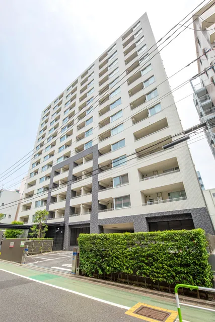 Maison Calme - Exterior - ["Building", "Condominium", "Residential area"]