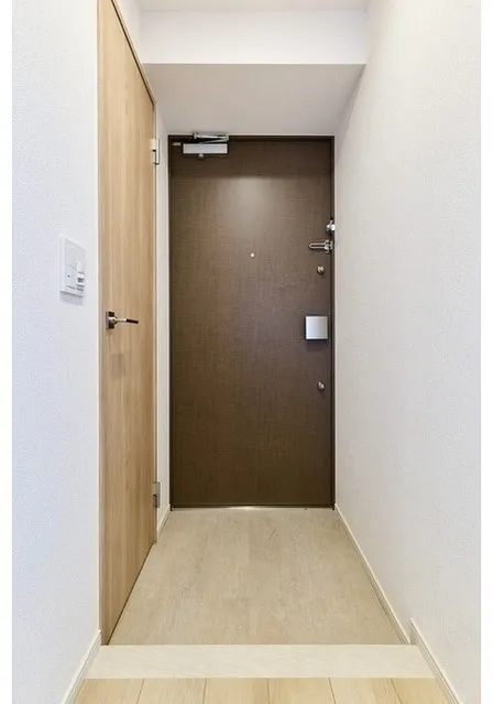 Due Oku - Interior - ["Flooring", "Wall", "Wood"]
