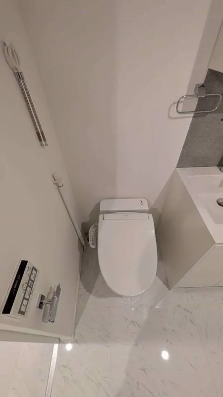 Fullea Shirokanedai - Interior - ["Toilet seat", "Toilet", "Plumbing fixture"]