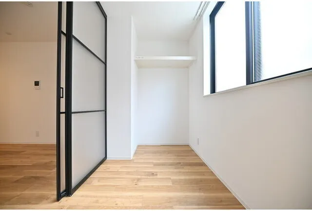 False Class Takadanobaba - Interior - ["Flooring", "Wall", "Wood"]