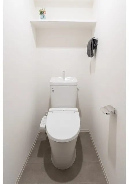Comforia Takenotsuka East - Interior - ["Toilet seat", "Toilet", "Plumbing fixture"]