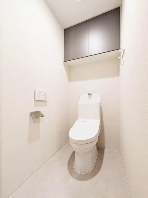 Comforia Shibaura MOKU - Interior - ["Toilet seat", "Flooring", "Toilet"]