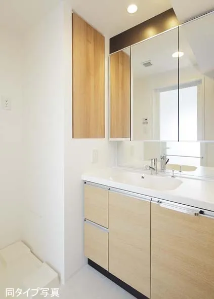 Comforia Kinshicho - Interior - ["Tap", "Bathroom cabinet", "Plumbing fixture"]