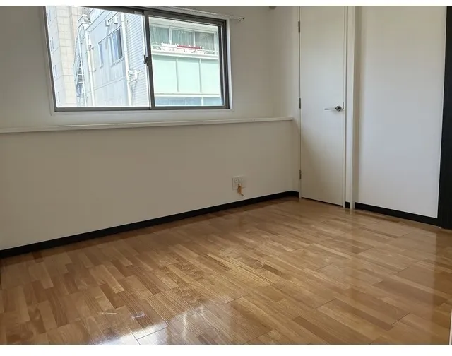La Belle Mitsukoshi - Interior - ["Flooring", "Floor", "Wood flooring"]