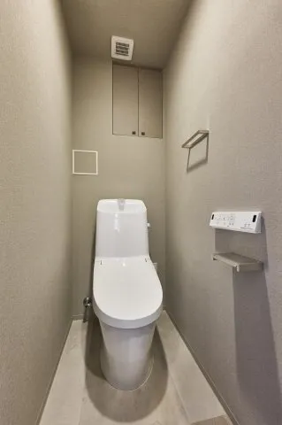 Proud Flat Nishikamata - Interior - ["Toilet seat", "Toilet", "Flooring"]