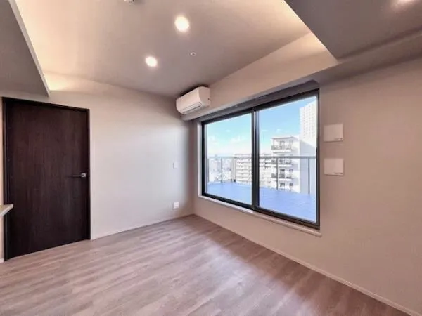 Brillia Ist Oimachi - Interior - ["Apartment", "Ceiling", "Floor"]