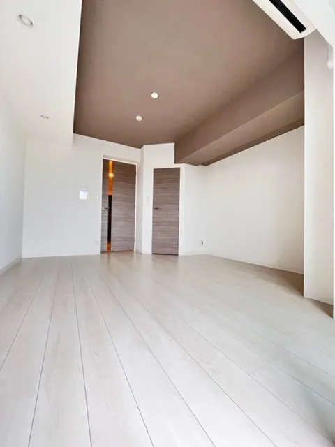 Residia Sangenjaya III - Interior - ["Property", "Building", "Wood"]