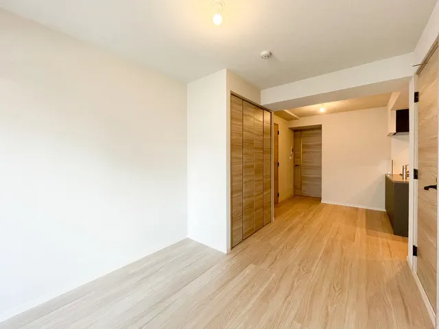 Preasvelta Minowa - Interior - ["Flooring", "Wood", "Wood flooring"]
