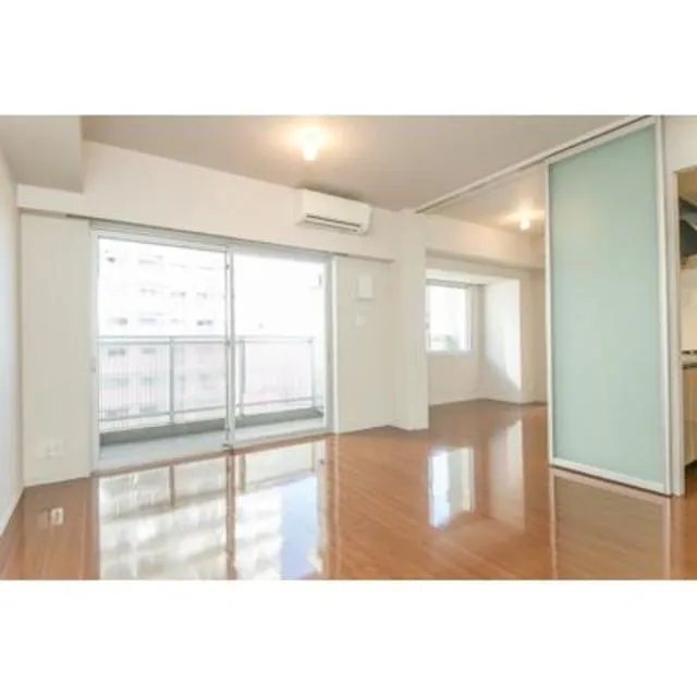 Riverte Tsukishima - Interior - ["Window", "Furniture", "Building"]