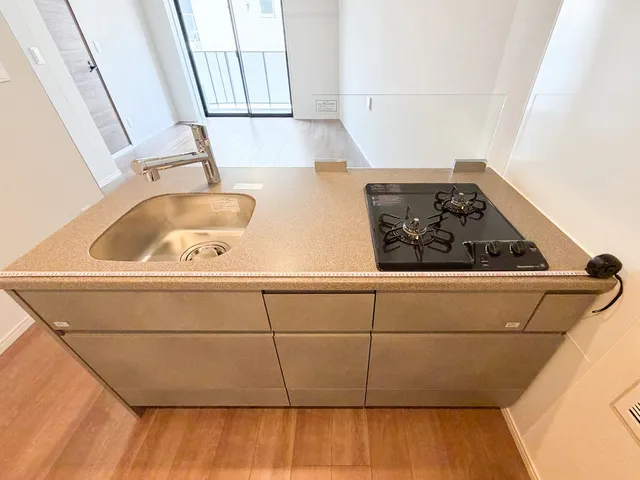 Preasvelta Minowa - Interior - ["Flooring", "Plumbing fixture", "Kitchen"]