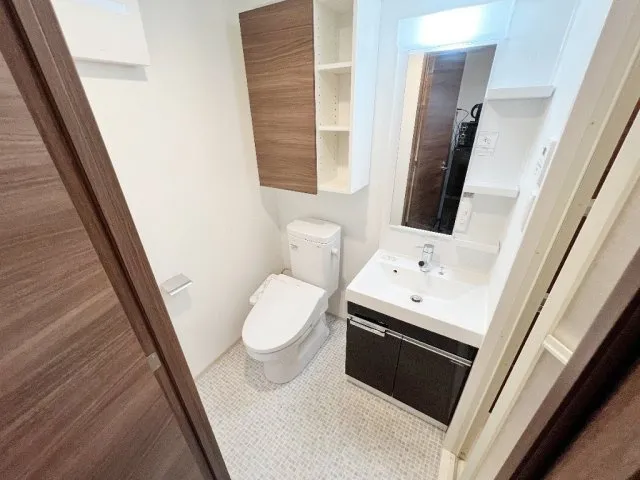 Genovia Ohanajaya II Sky Garden - Interior - ["Flooring", "Floor", "Plumbing fixture"]