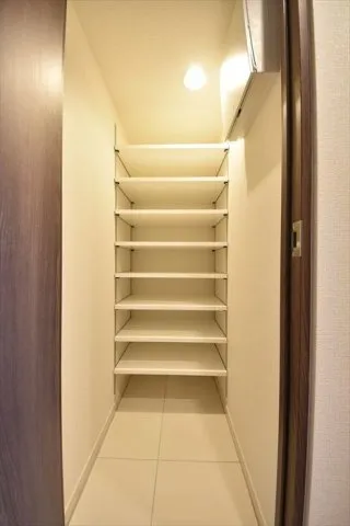 Grand Paseo Kiyosumi Shirakawa II - Interior - ["Wood", "Flooring", "Interior design"]