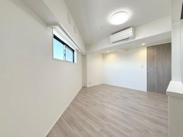 Elemi Motohasunuma - Interior - ["Flooring", "Floor", "Ceiling"]
