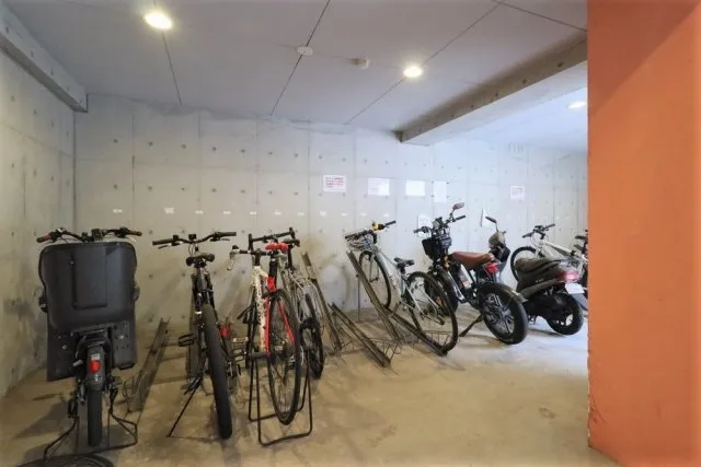 Cynthia Sangenjaya Residence Cafe - Other - ["Bicycle", "Bicycle wheel", "Bicycle tire"]