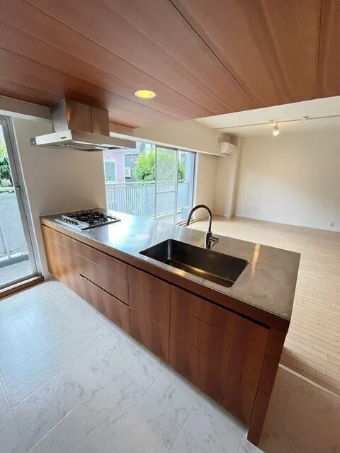 Residia Kita Shinjuku - Interior - ["Brown", "Tap", "Kitchen sink"]