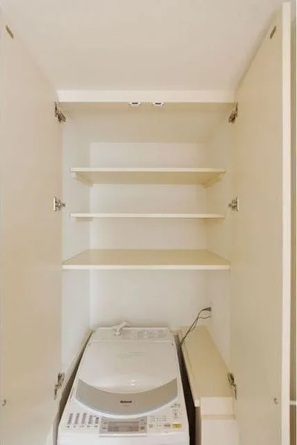 Frontier Residence The Tower Shinagawa - Interior - ["Shelf", "Shelving", "Major appliance"]