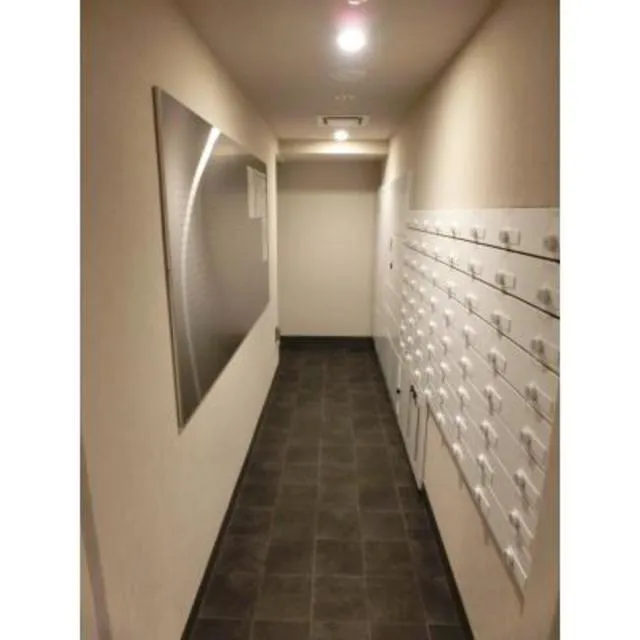 Park Axis Kodenmacho - Exterior - Mailboxes / Parcel lockers