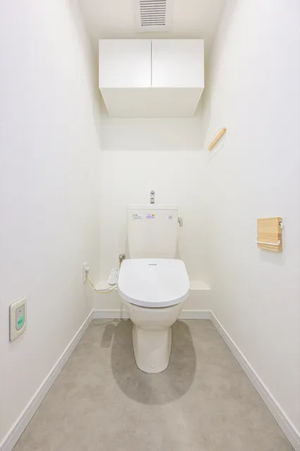 Prime Urban Nishi-Nippori - Interior - ["Toilet seat", "Toilet", "Flooring"]