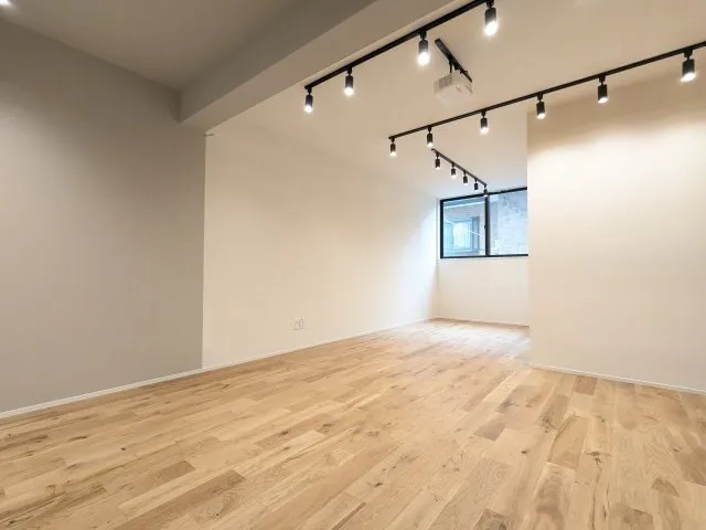 Apice Togoshi Ginza - Interior - ["Wood", "Window", "Building"]