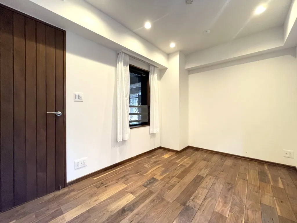 Jingumae House B1F, 1F