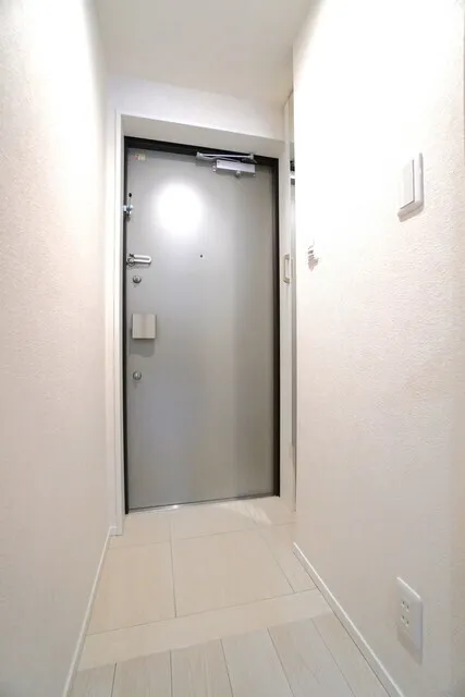 CREATIF Bunkyo Sendagi - Interior - ["Flooring", "Floor", "Door"]