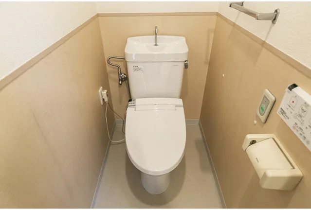 Shinonome Canal Court CODAN Building No.11 - Interior - ["Toilet", "Toilet seat", "Plumbing fixture"]
