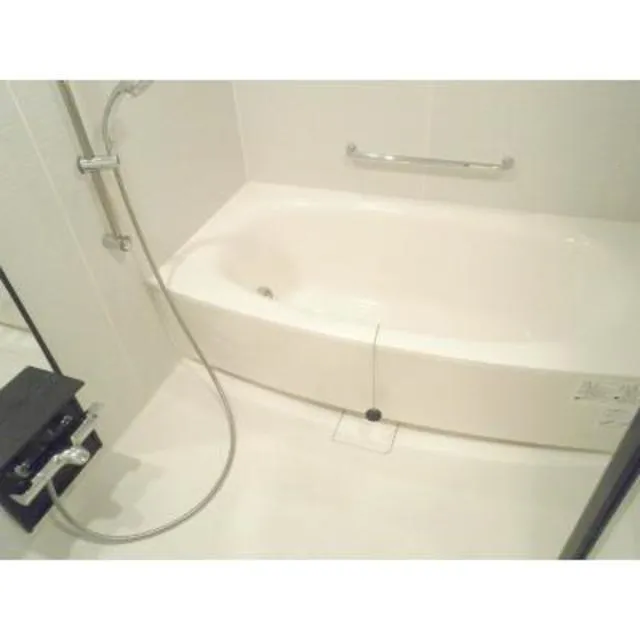 Park Cube Meguro Tower - Interior - ["Bathtub", "Property", "Product"]