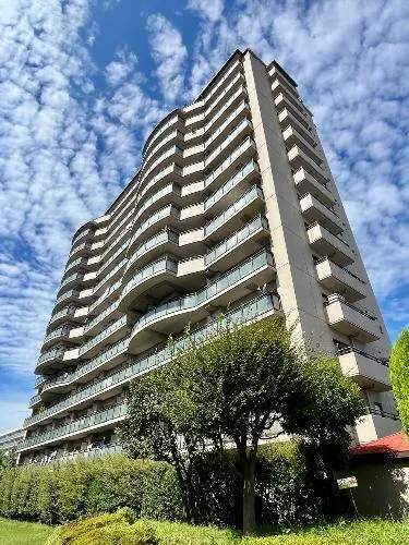 Rene Warabi Building No. 2, Room 807