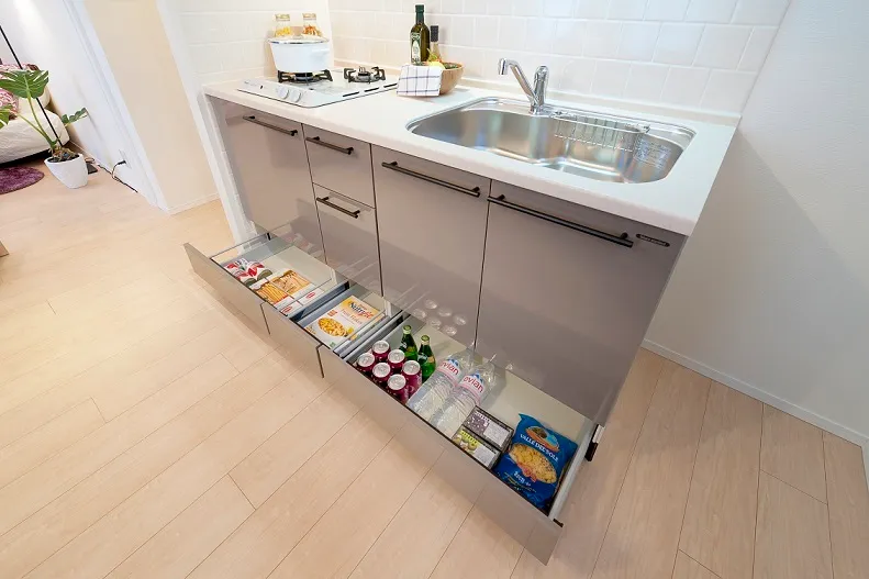 Residia Kamata V - Interior - ["Flowerpot", "Floor", "Kitchen sink"]