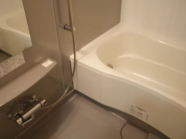 Esty Maison Kinshicho II - Interior - ["Brown", "Bathtub", "Plumbing fixture"]