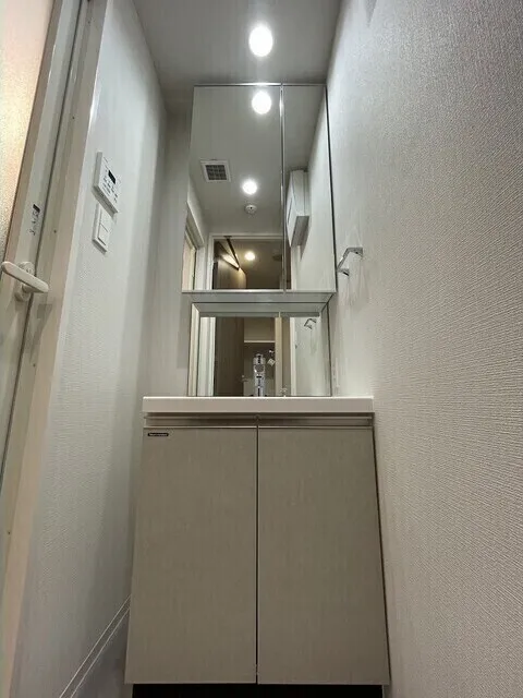 Daffitto Kinshicho - Interior - ["Flooring", "Floor", "Ceiling"]