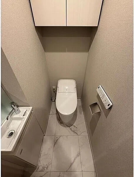 The Park Habio Motoasakusa Place - Interior - ["Toilet seat", "Toilet", "Flooring"]