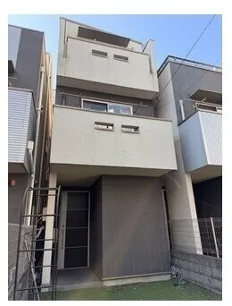 1-24-15 Yoyogi, Shibuya-Ku, Tokyo - Exterior - ["Brutalist architecture"]