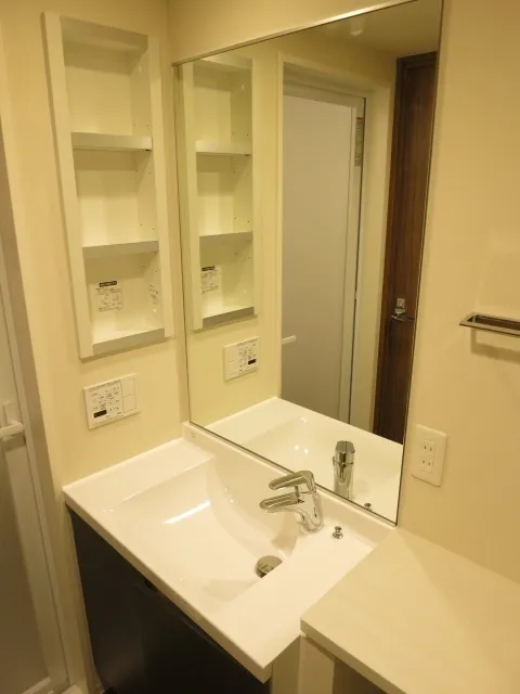A-Standard Shibaura - Interior - ["Bathroom Sink", "Flooring", "Interior design"]