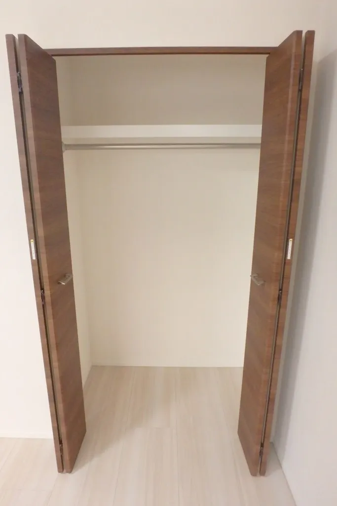 La Douceur Nerima Kasugacho - Interior - ["Furniture", "Table", "Shelf"]