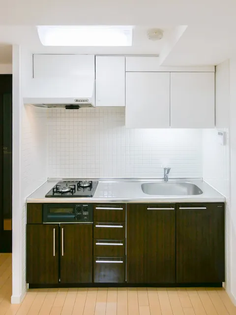 TK Flats Shibuya - Interior - ["Kitchen", "Kitchen Sink", "Major appliance"]