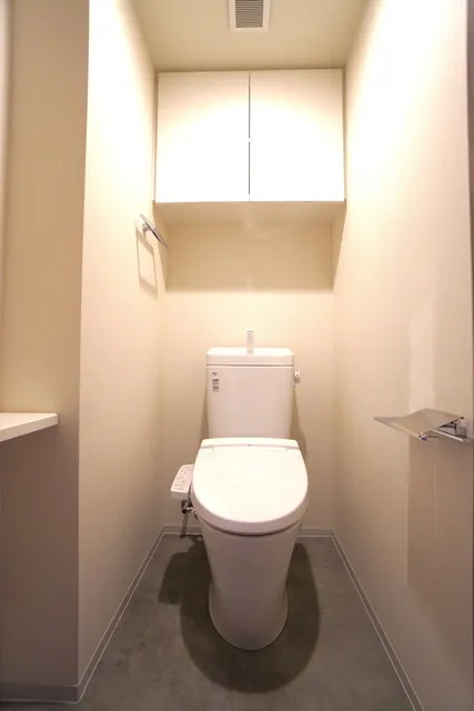 Belfirth Kinshicho South - Interior - ["Toilet", "Toilet seat", "Bathroom"]