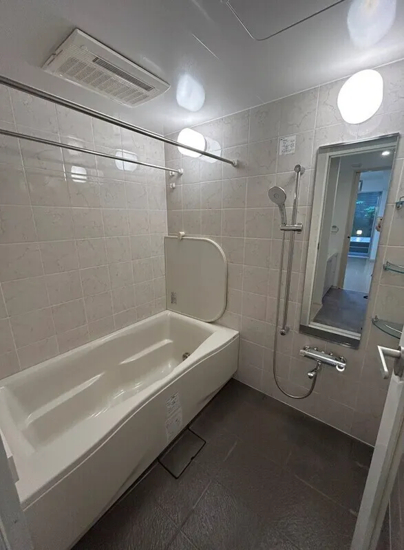 Esty Maison Shirokanedai - Interior - ["Flooring", "Floor", "Plumbing fixture"]