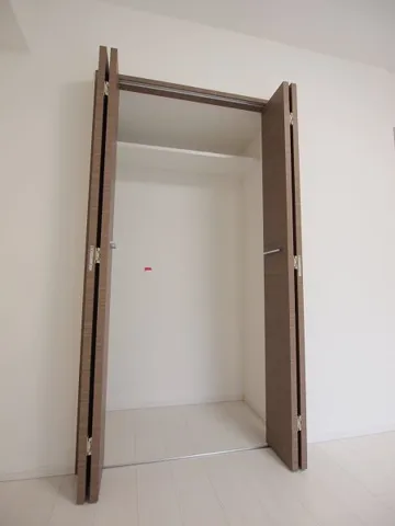 Premium Cube Mishuku - Interior - ["Wood", "Fixture", "Floor"]